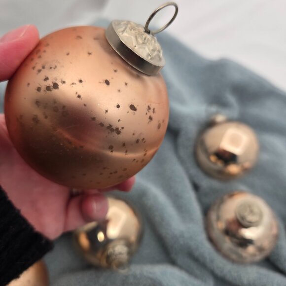 Rare! Set of 10 Rose Gold Kugel Style Crackle Mercury Glass Ornaments - Heirloom - Picture 8 of 10